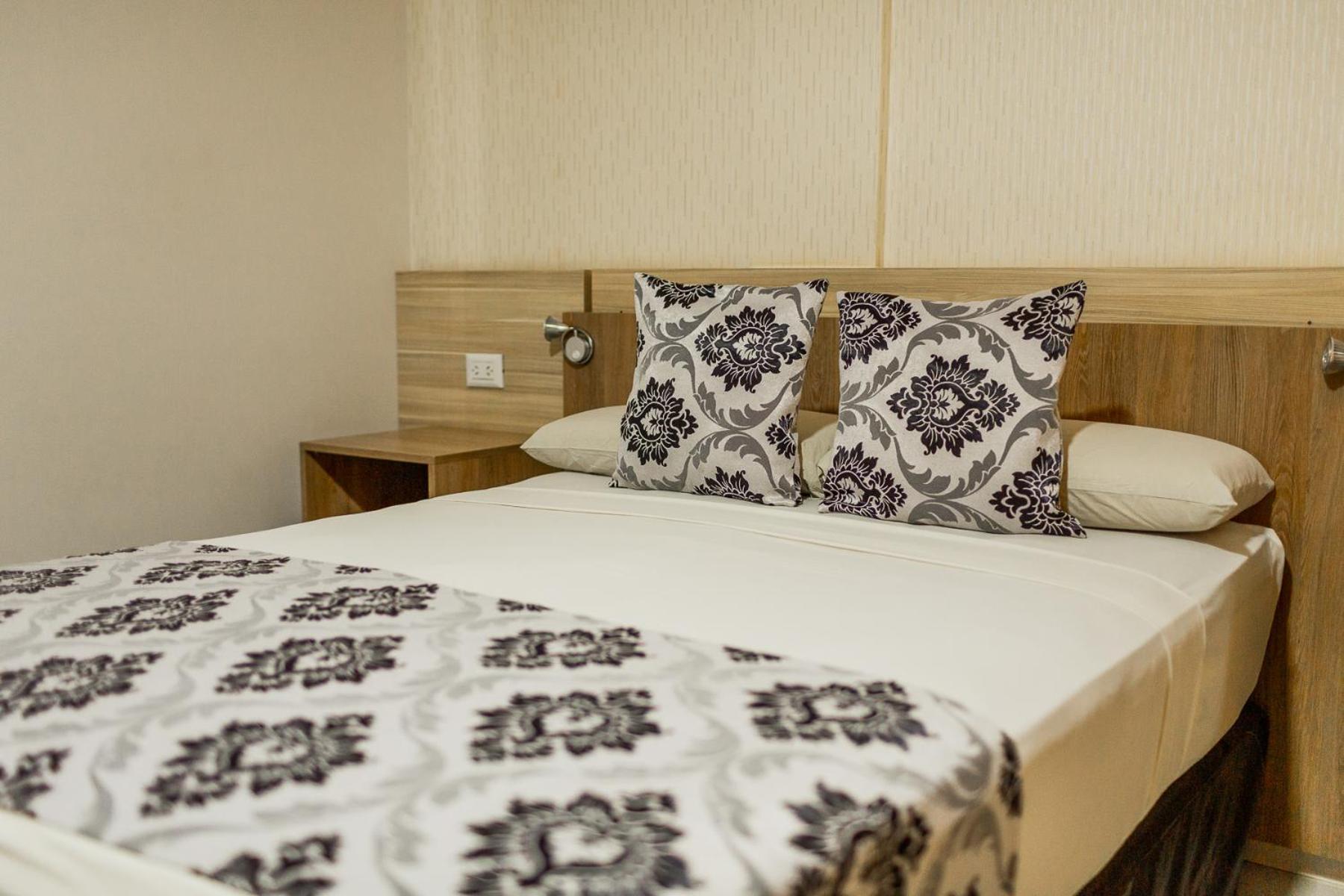 Hotel Yvera Cataratas Пуерто Игуасу Екстериор снимка