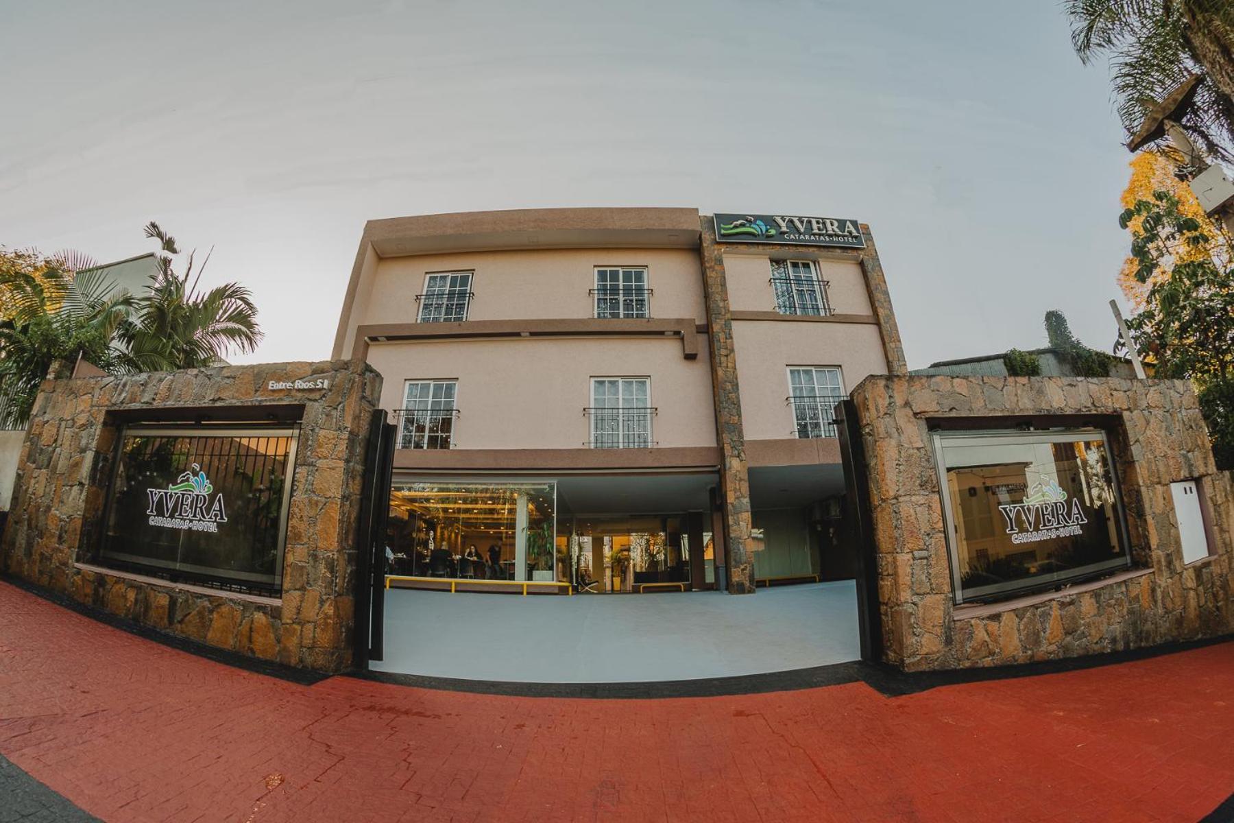 Hotel Yvera Cataratas Пуерто Игуасу Екстериор снимка