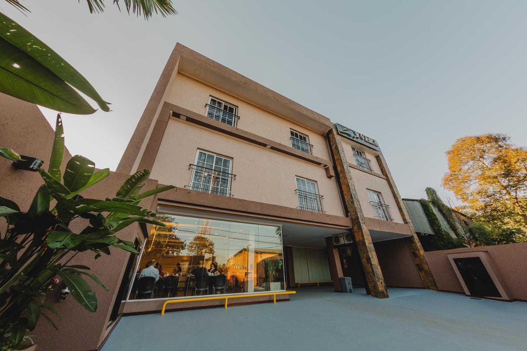 Hotel Yvera Cataratas Пуерто Игуасу Екстериор снимка