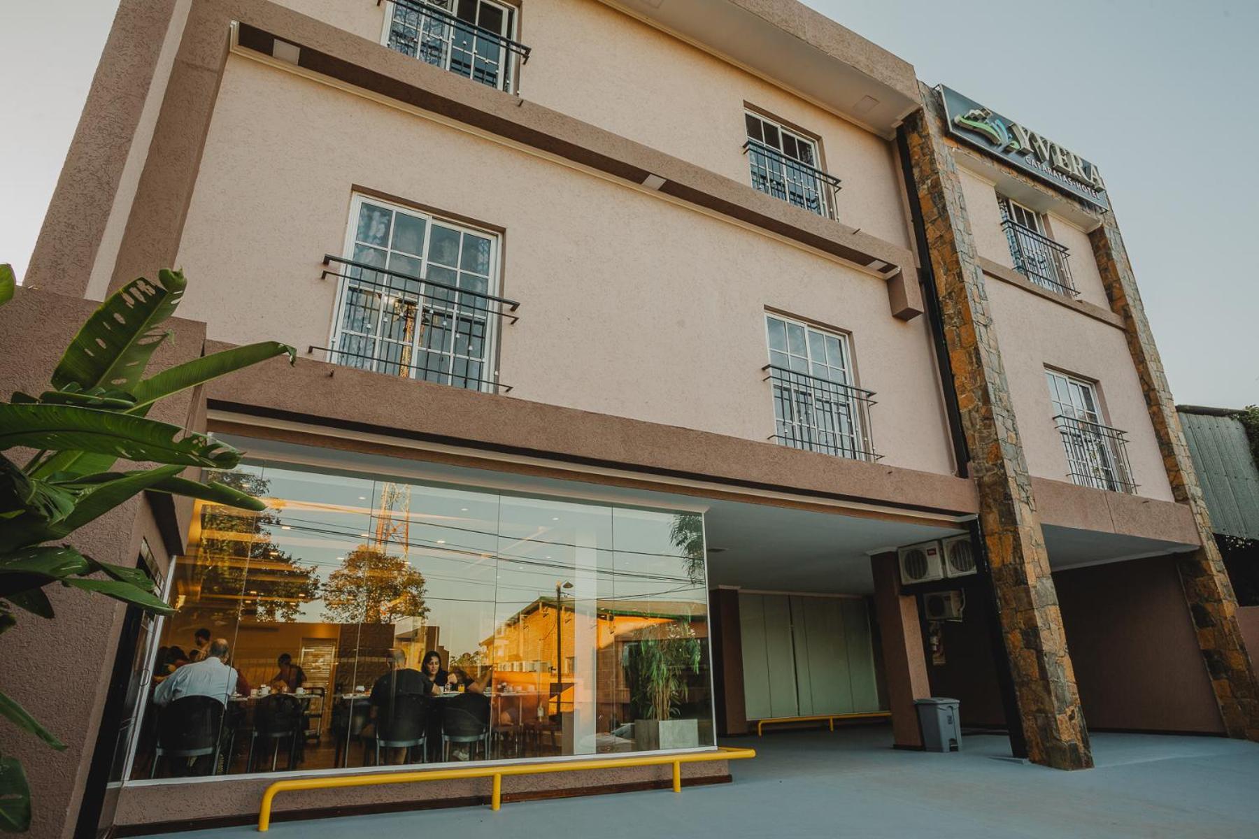 Hotel Yvera Cataratas Пуерто Игуасу Екстериор снимка